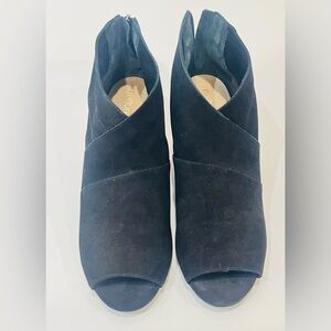 NWOT WOMENS NURTURE OPEN TOE SUEDE BOOTIES SIZE 9M